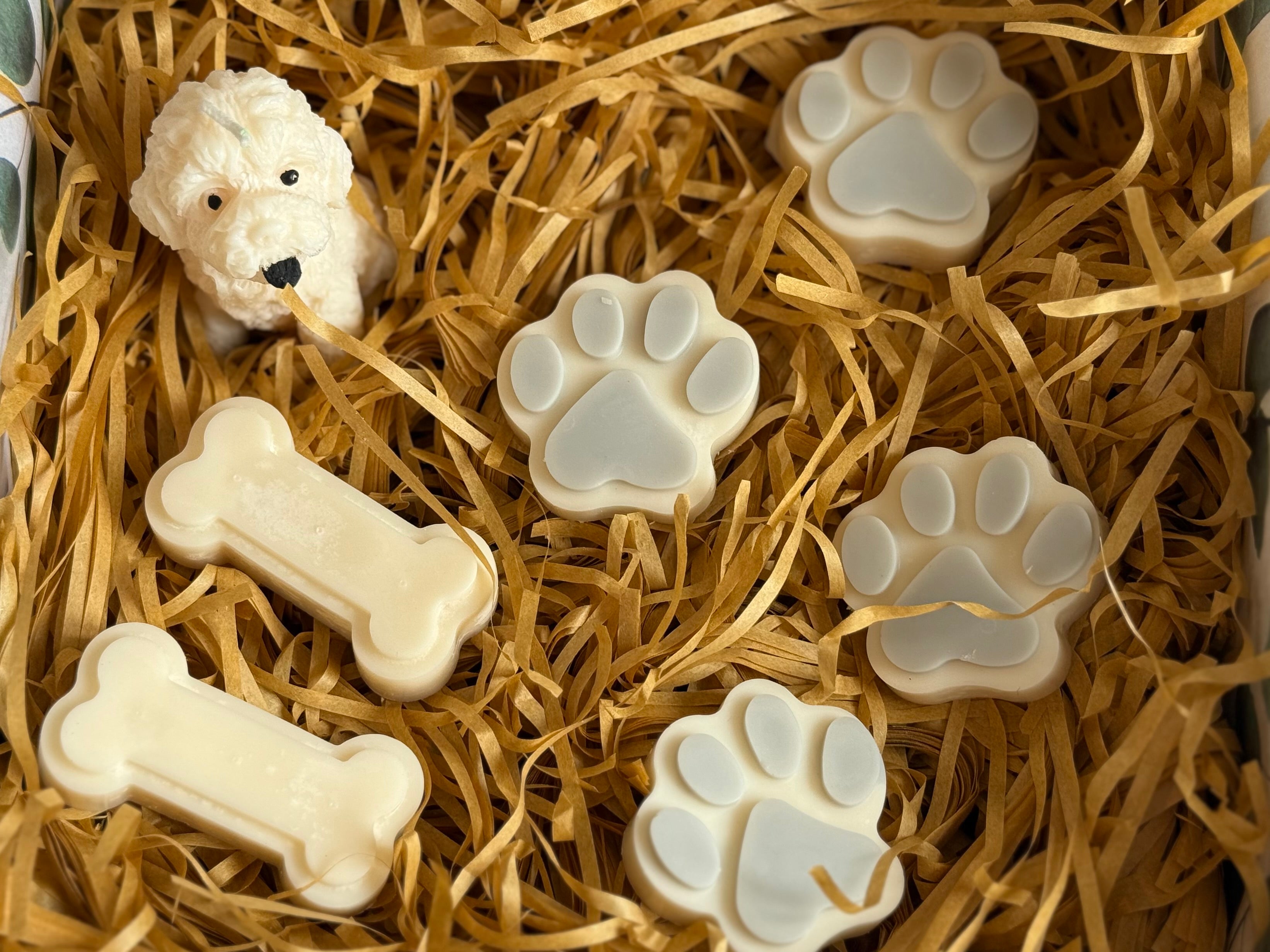 Dogs, paws and bone wax melts