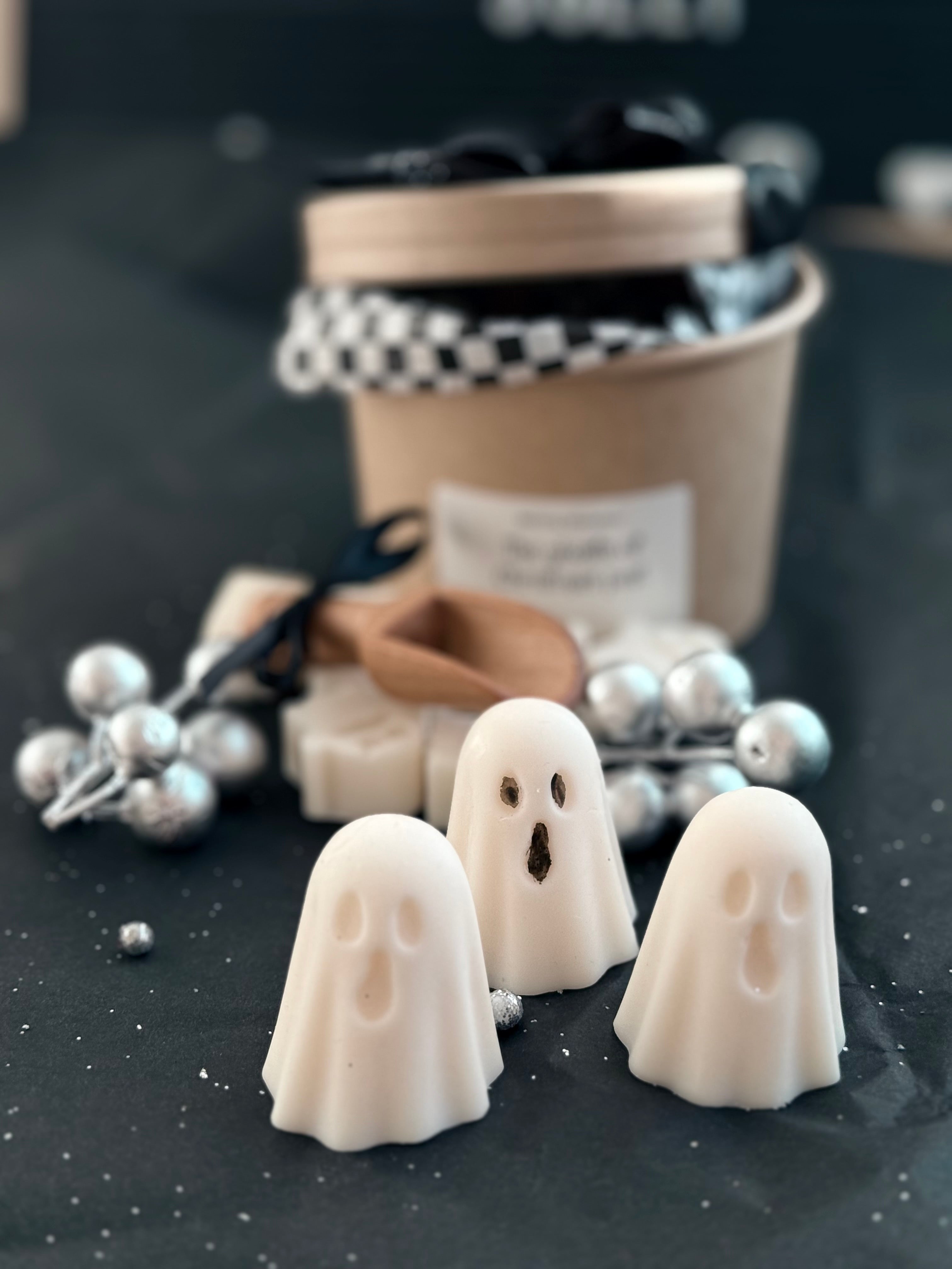 Halloween ghostly wax melts
