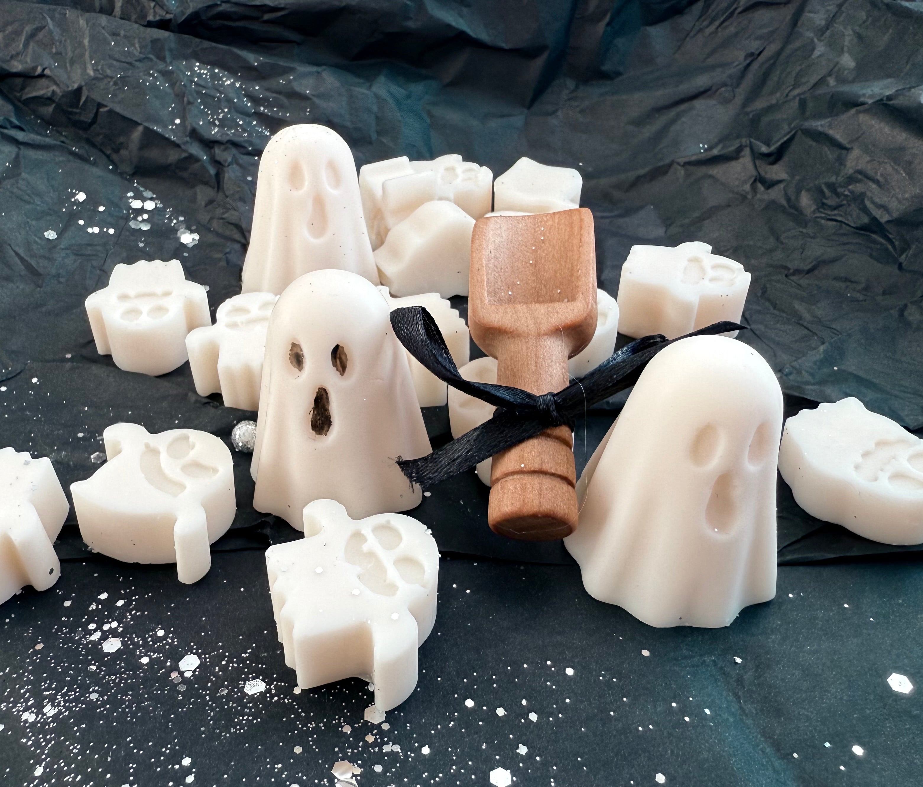 Halloween ghostly wax melts