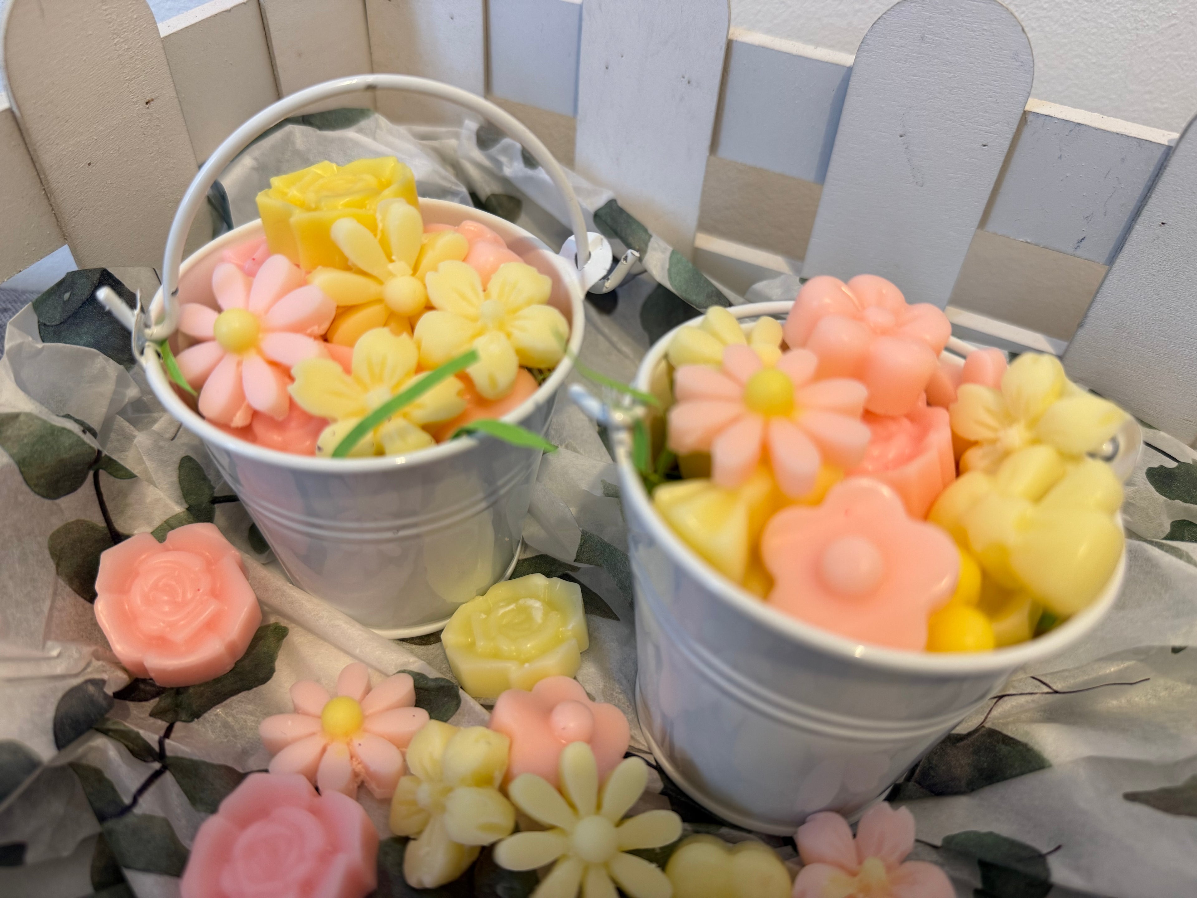 Handmade flower soy wax melts in mini plant pots