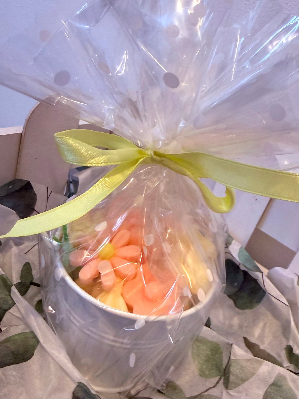 Handmade flower soy wax melts in mini plant pots